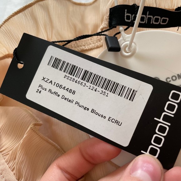 Boohoo Plus Ruffle Detail Plunge Beige Cream Blouse Size 20 Plus Size - Picture 6 of 10